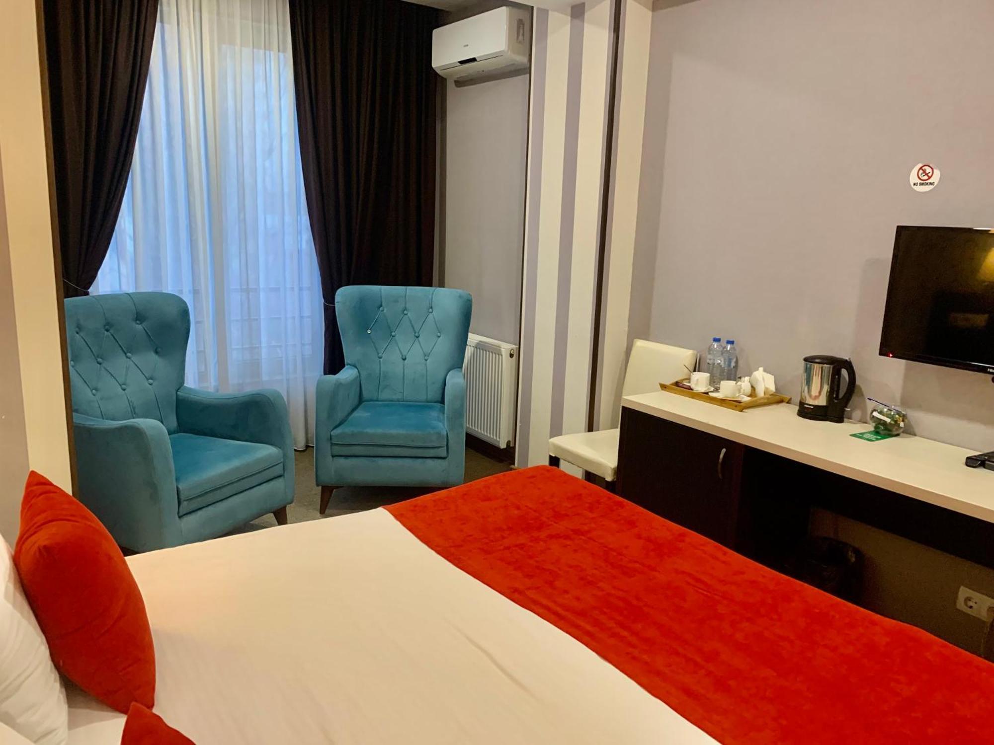 East Gate Boutique Hotel Тбилиси Екстериор снимка