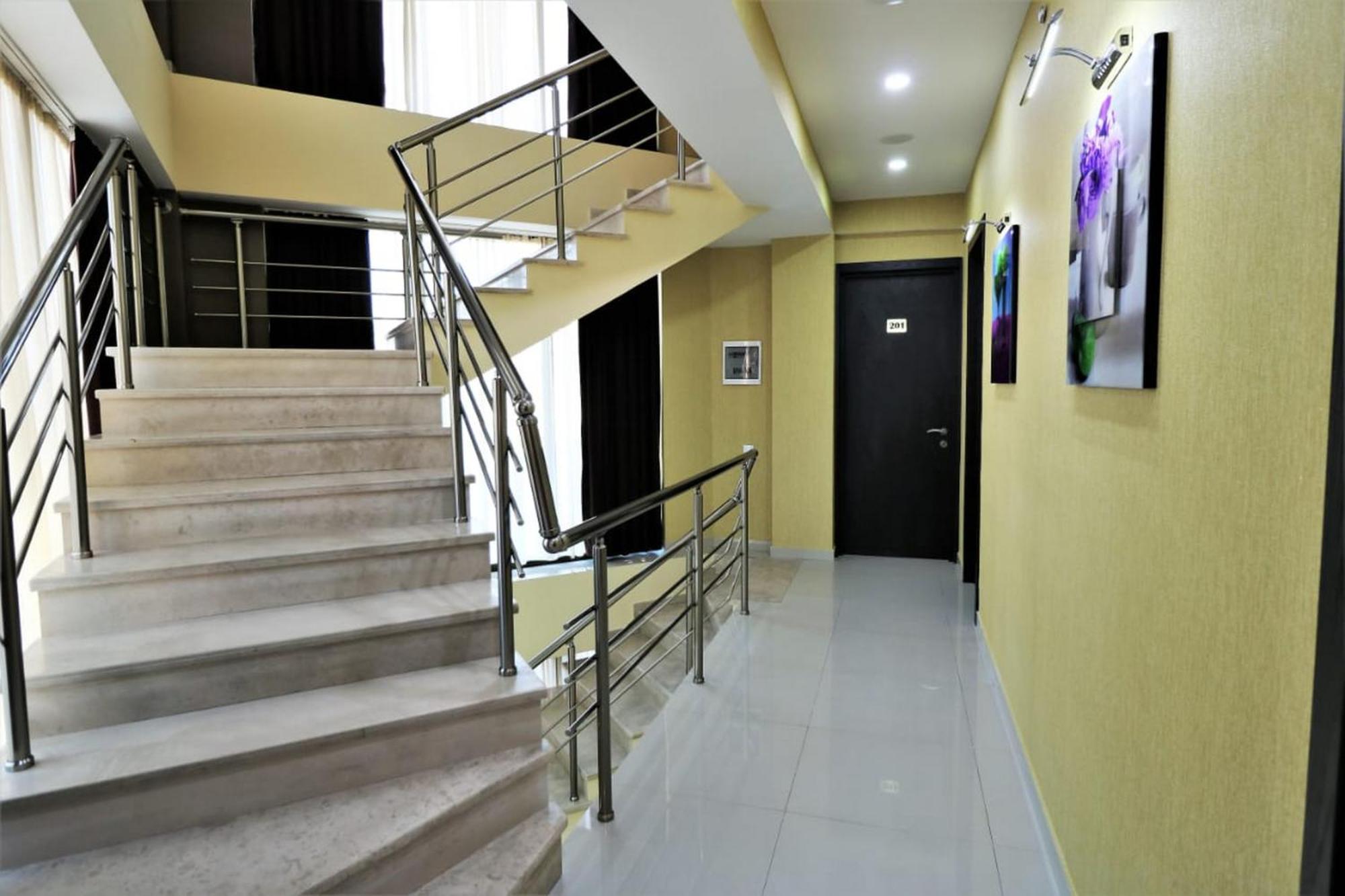 East Gate Boutique Hotel Тбилиси Екстериор снимка