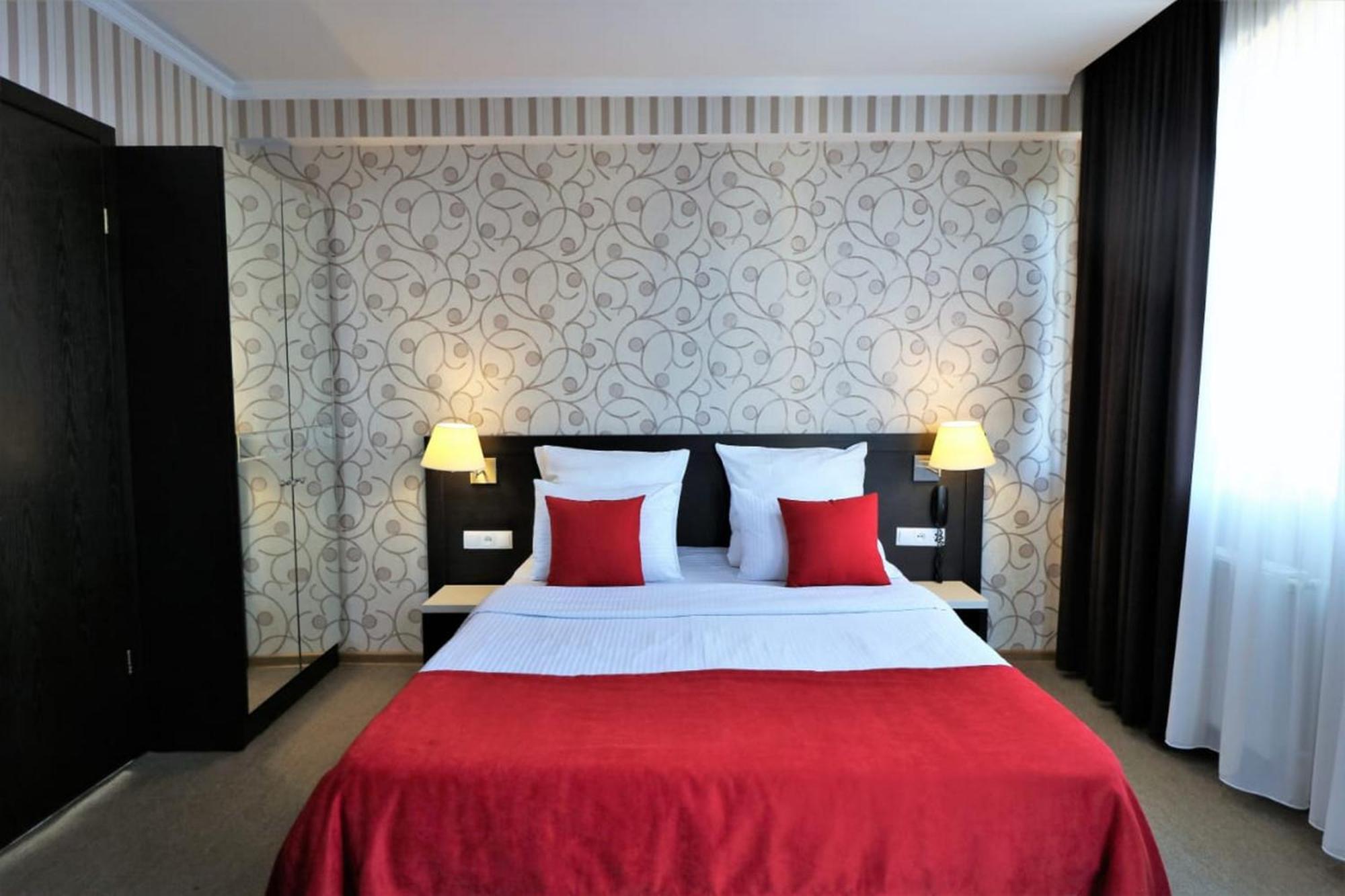East Gate Boutique Hotel Тбилиси Екстериор снимка