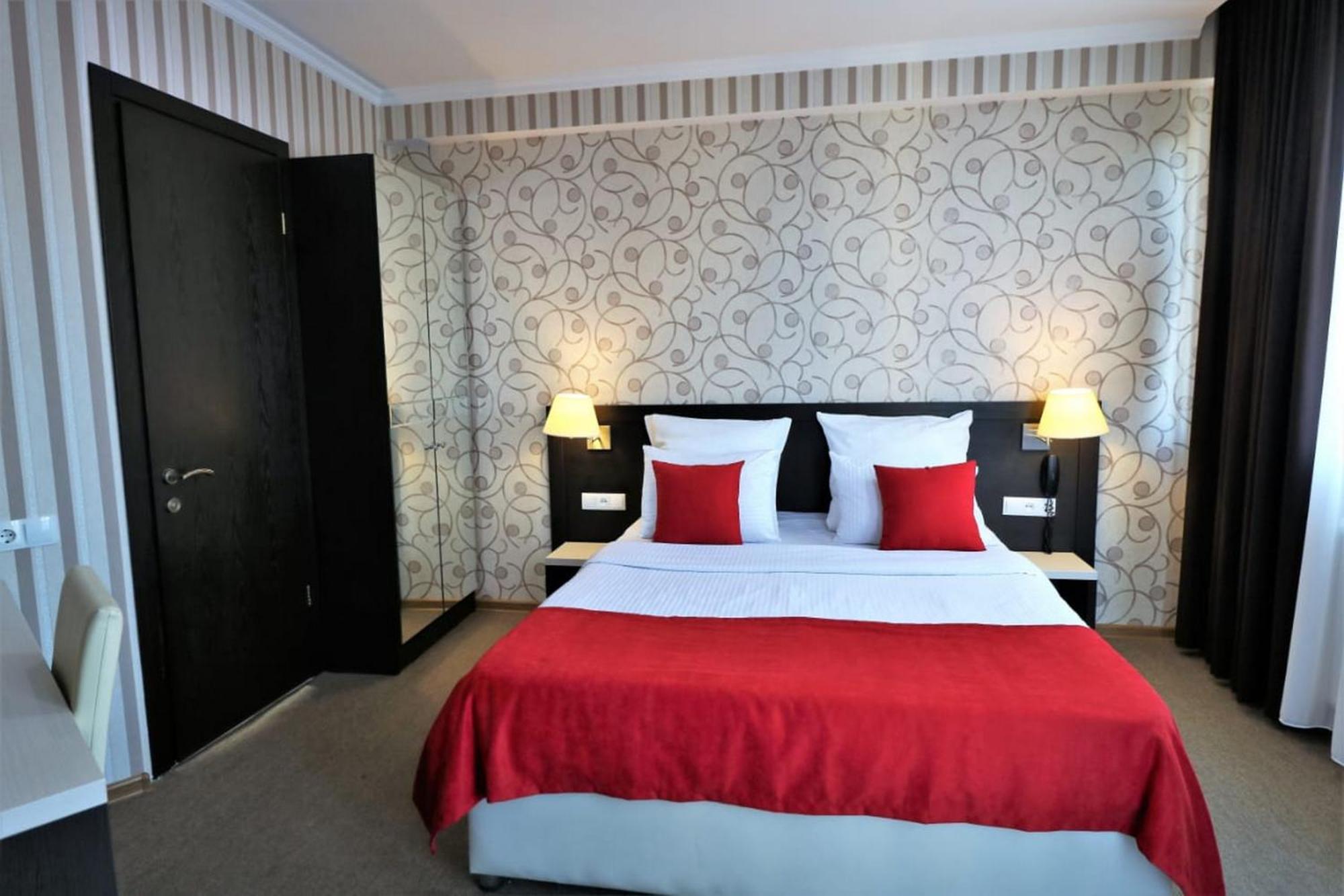 East Gate Boutique Hotel Тбилиси Екстериор снимка
