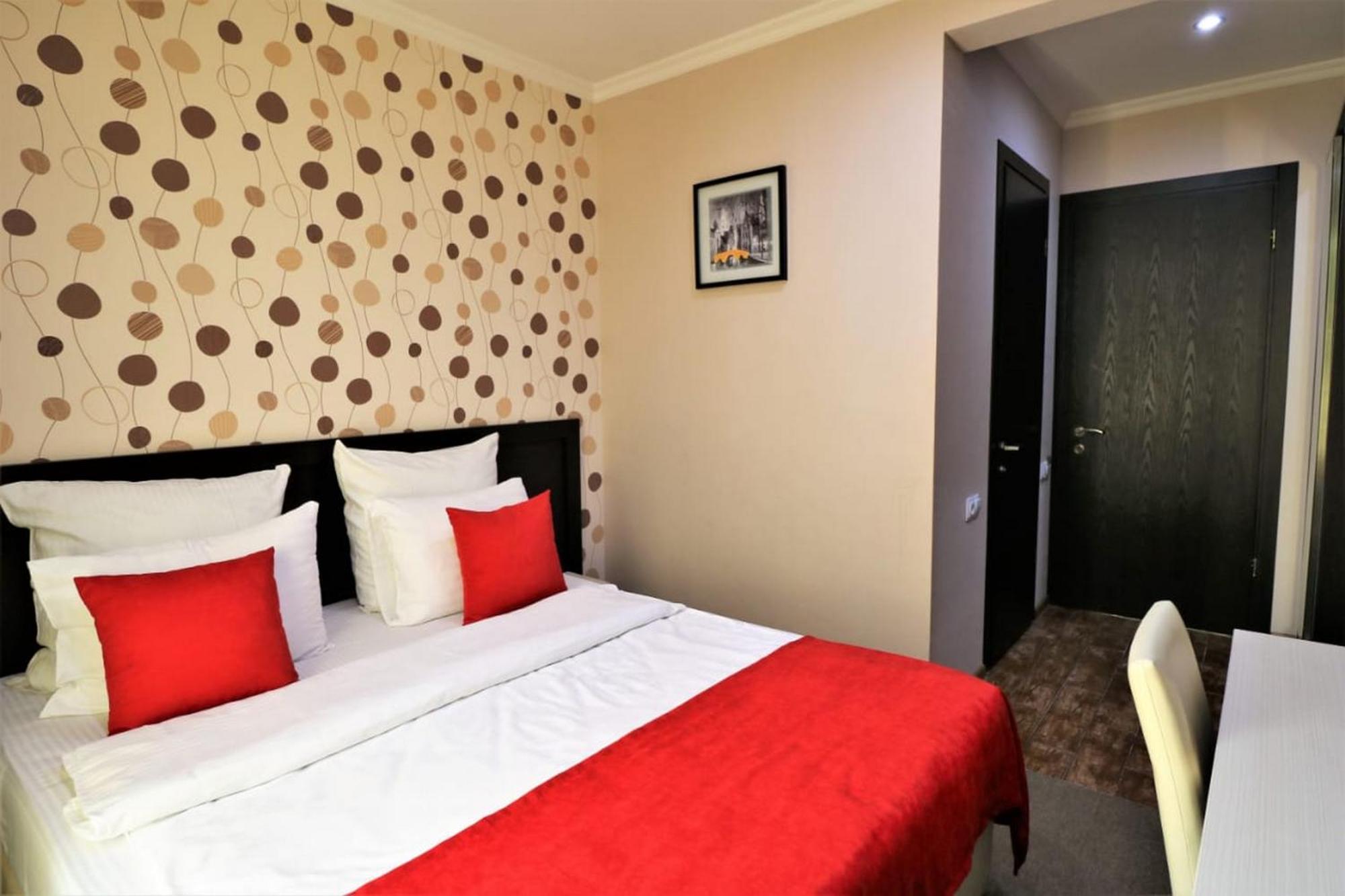 East Gate Boutique Hotel Тбилиси Екстериор снимка