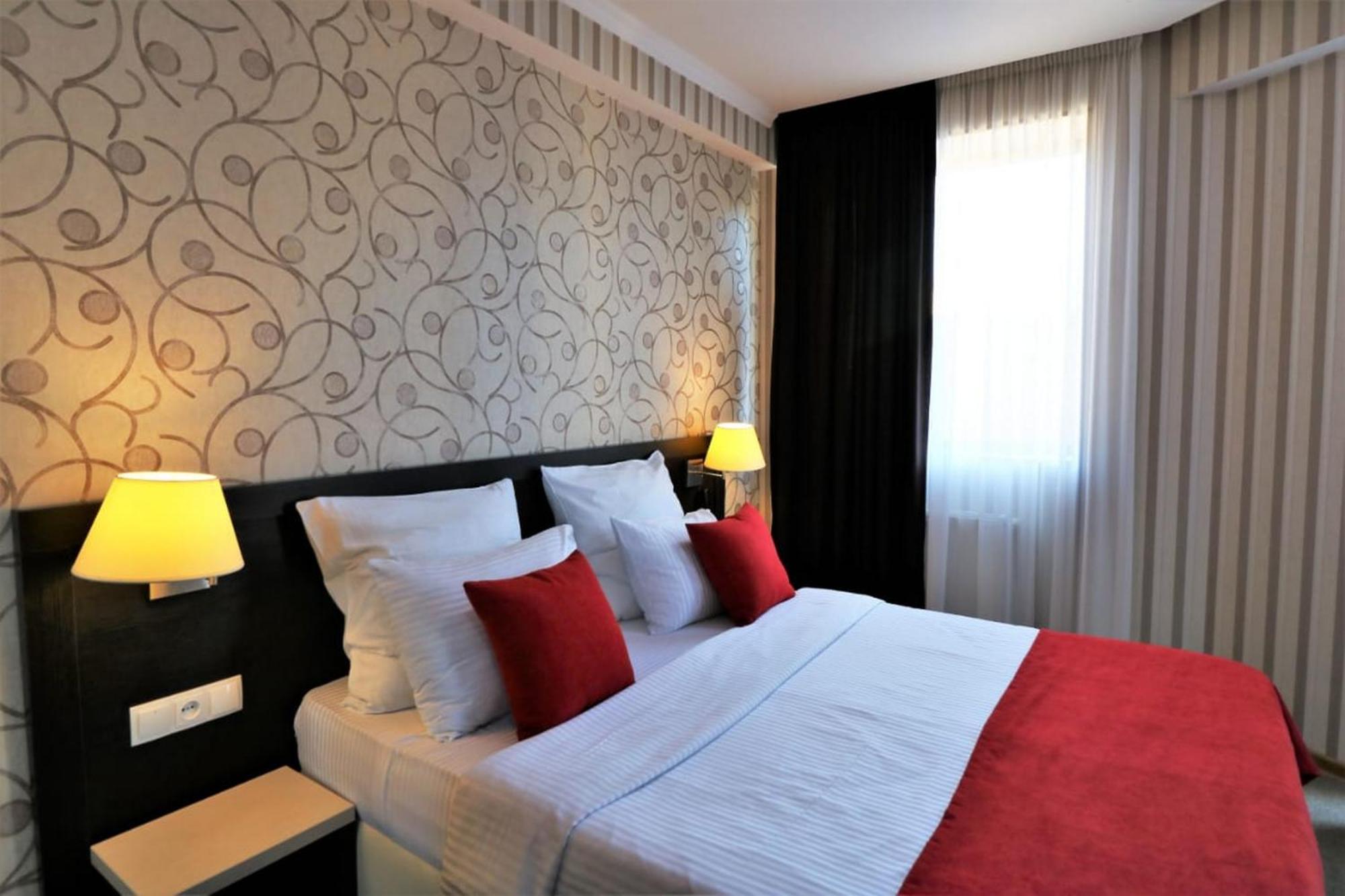 East Gate Boutique Hotel Тбилиси Екстериор снимка
