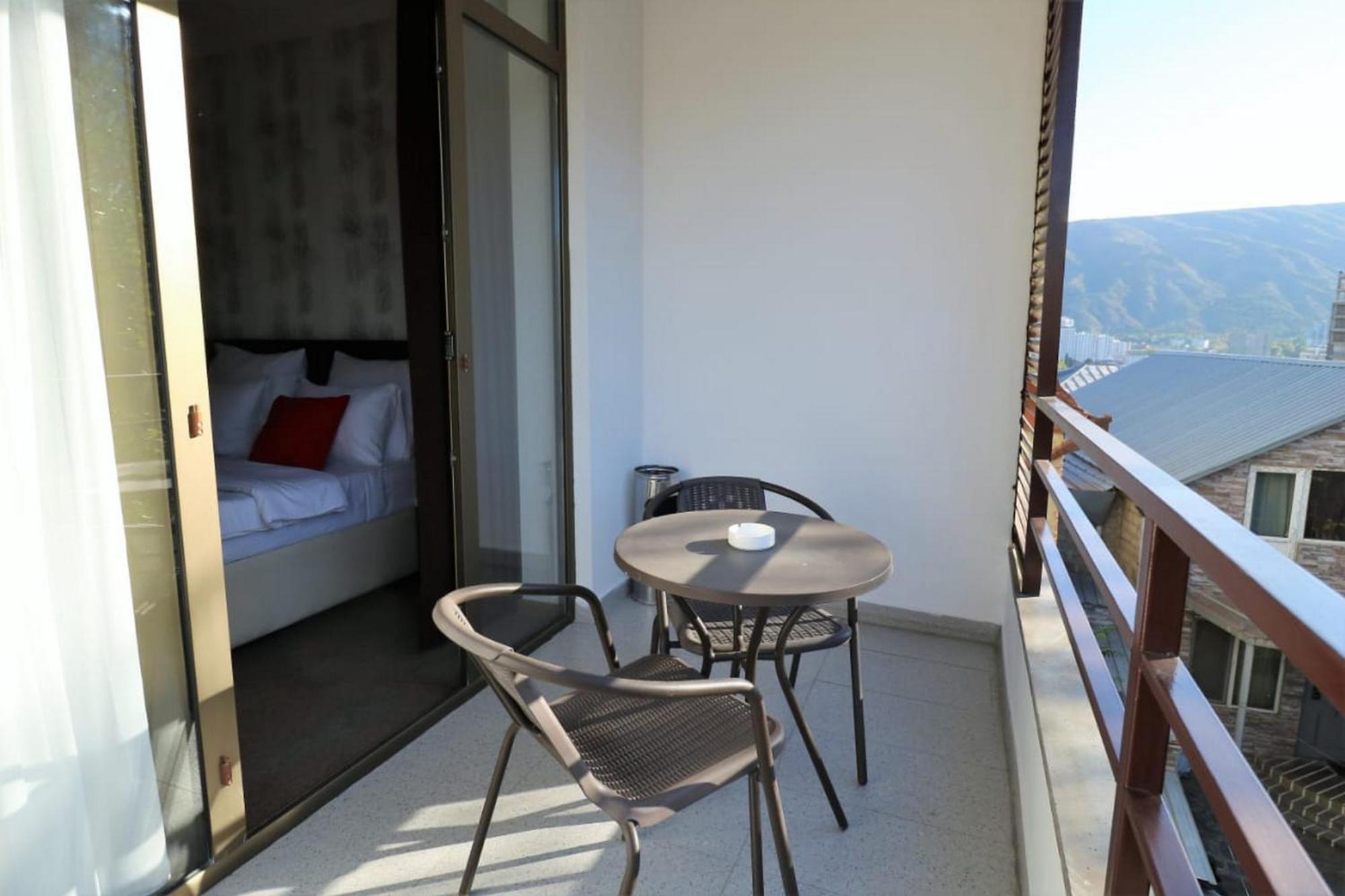 East Gate Boutique Hotel Тбилиси Екстериор снимка