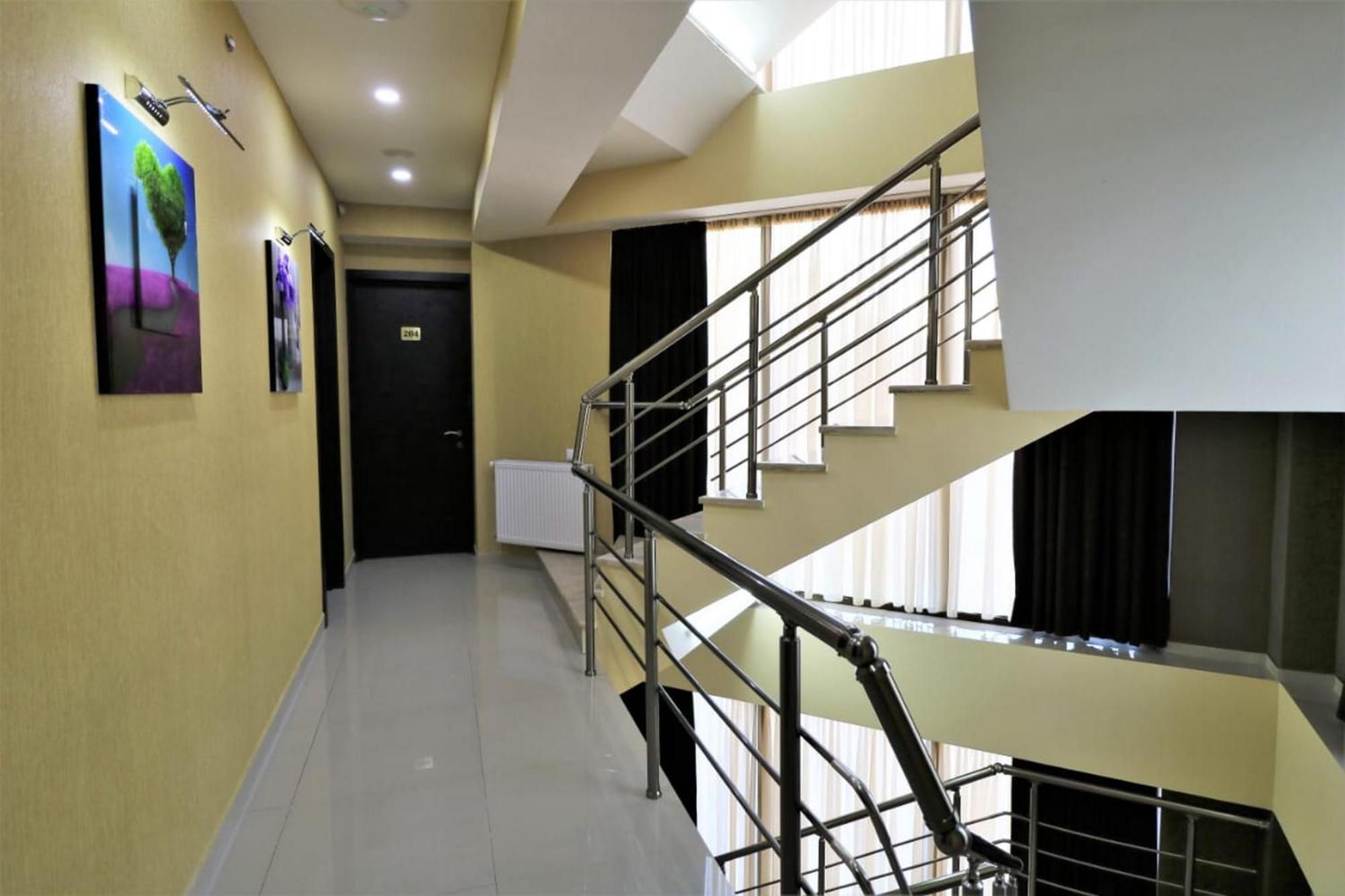 East Gate Boutique Hotel Тбилиси Екстериор снимка