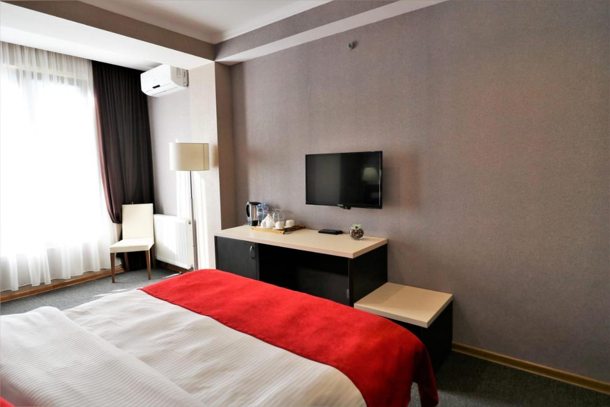 East Gate Boutique Hotel Тбилиси Екстериор снимка