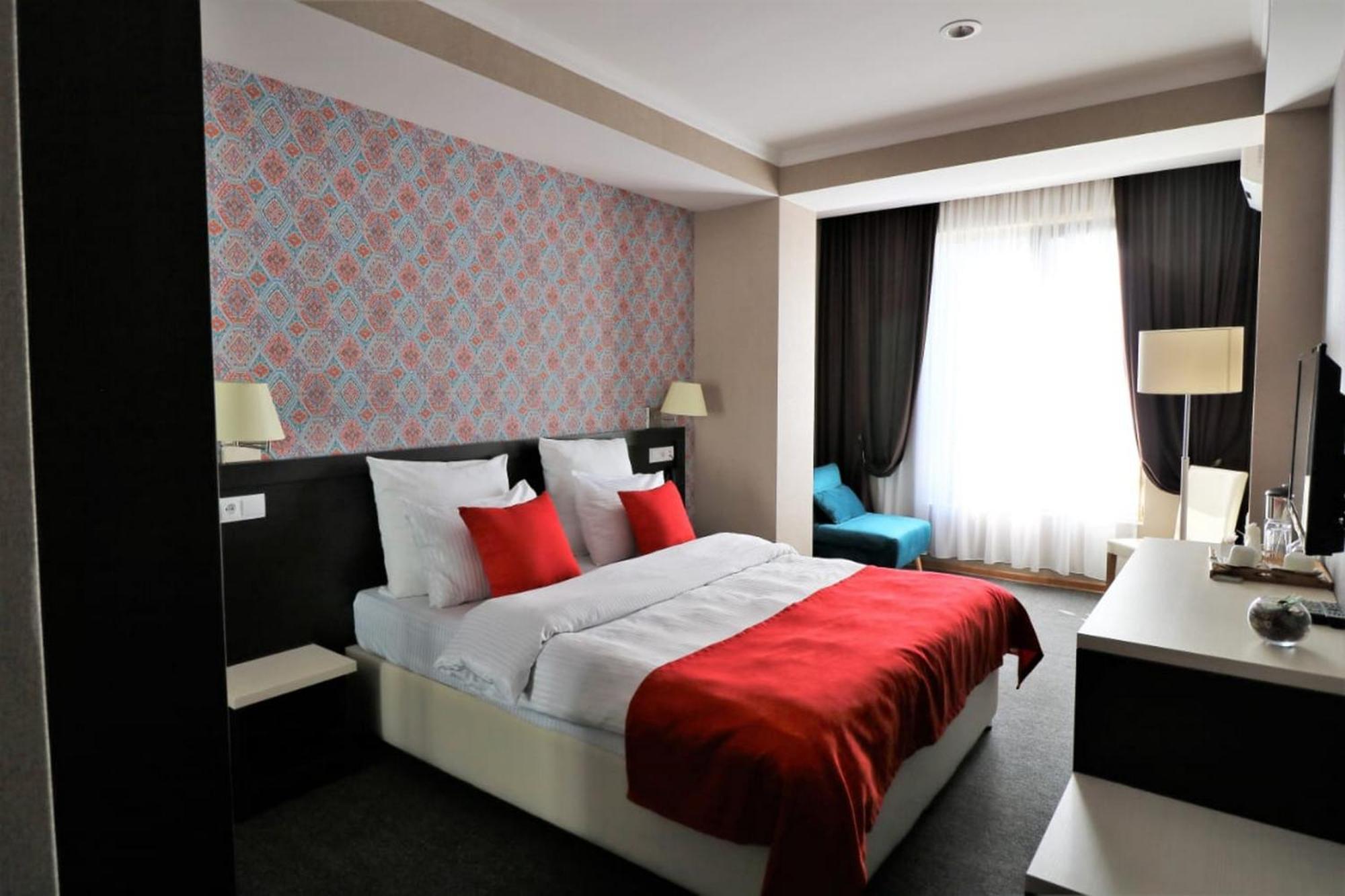 East Gate Boutique Hotel Тбилиси Екстериор снимка